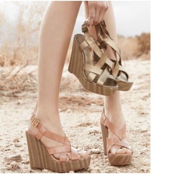 Vince Camuto Gold Wedge Hattie Espadrilles Sandals - 10B - Picture 1 of 12